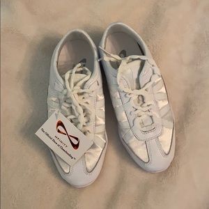 Nfinity “evolution” cheer shoes